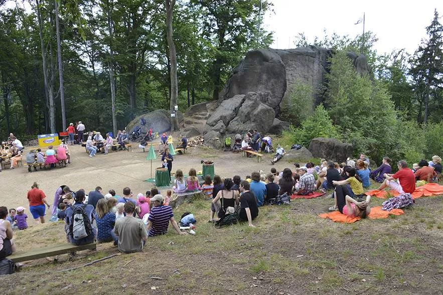 Slavnosti slunovratu na Martinské stěně 2013